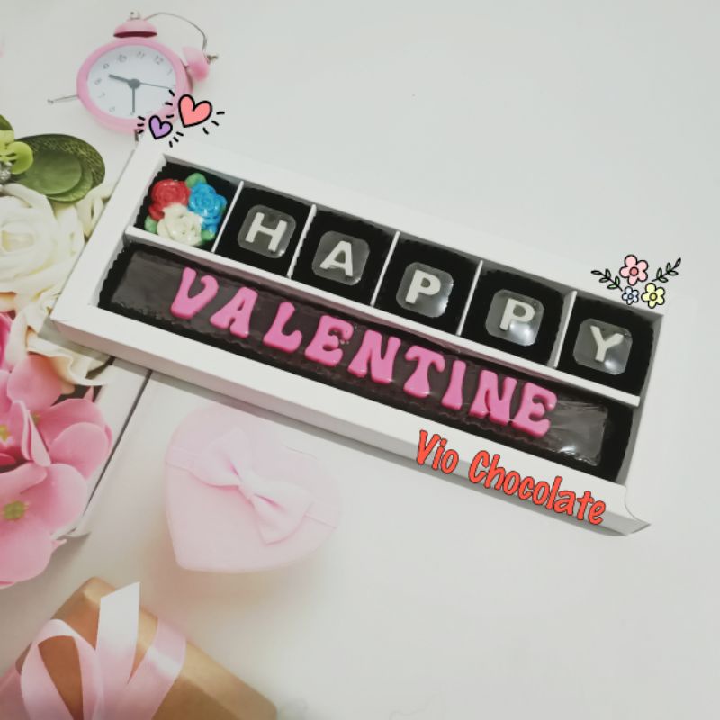 

Vio Chocolate / Coklat Valentine sekat 12 / Coklat Custom isi 12 / Valentine Chocolate