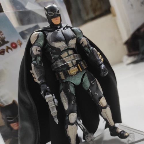 Limited Tactical Batman Kw Mafex League Figure Justice Super Dijual Suit