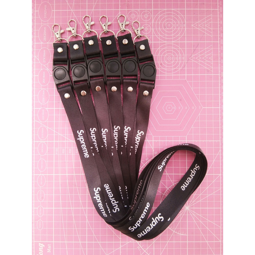 

Gantungan Kunci Supreme Stussy Vans Thrasher Champion Flava Persebaya Off white Lanyard ID CARD