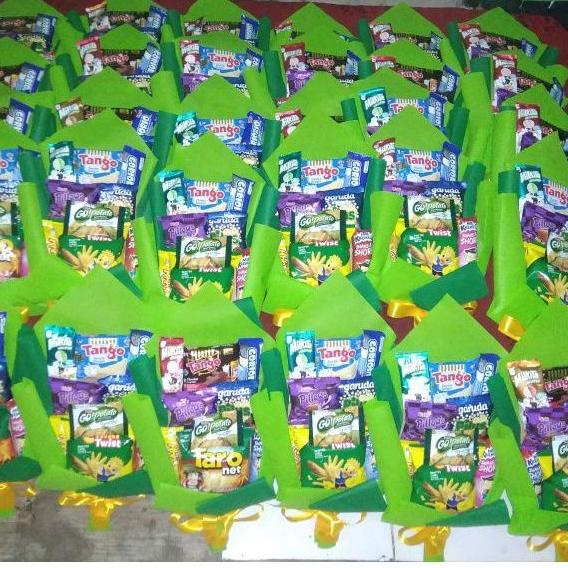 

8.8 Promo >> bucket snack/buket makanan/bingkisan(free kartu ucapan)