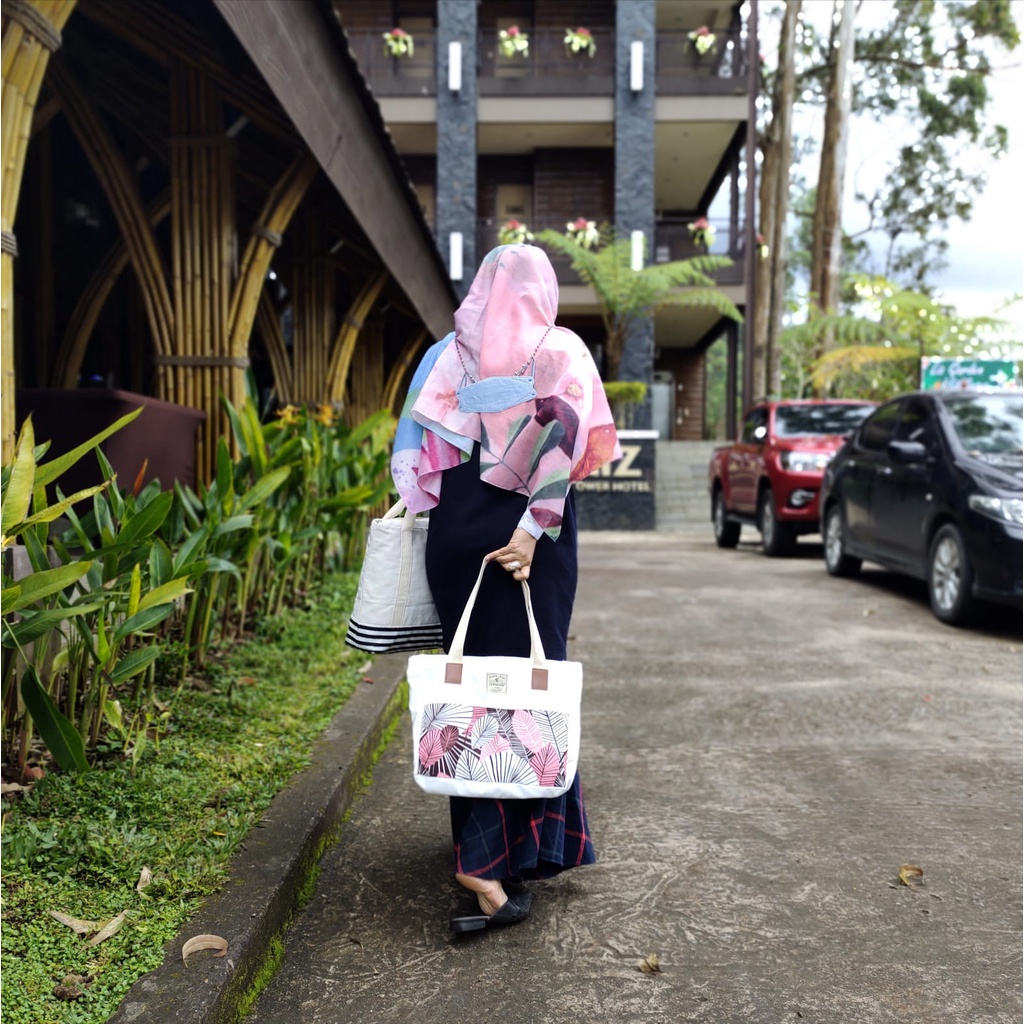 TOTE BAG BELANJA SHOPPING BAG TOTEBAG POLOS UNTUK SEMINAR SOUVENIR BISA CUSTOM SABLON