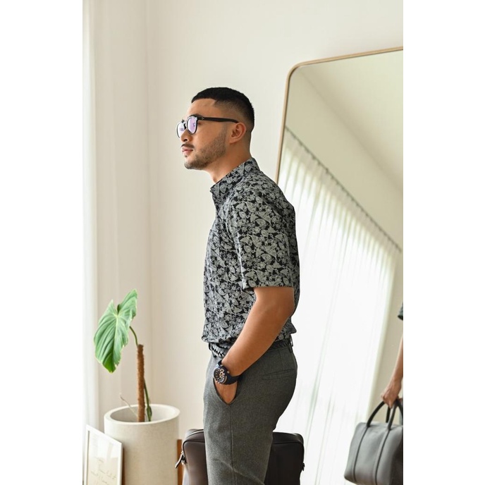 Broodis Kemeja Batik Pria Lengan Pendek Winter Signature