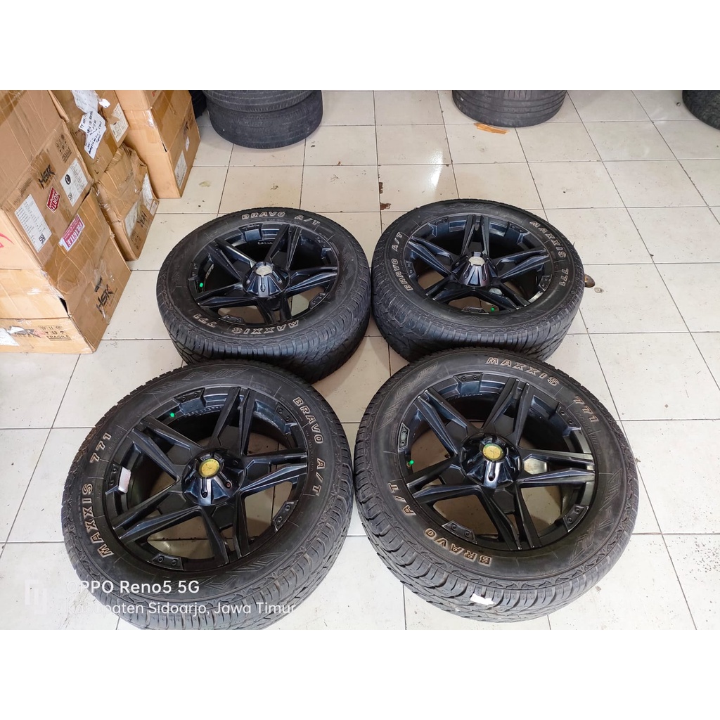 Velg Mobil Offroad Ring 20 AMERICAN OUTLAW R20X9 H12X114,3-139,7 ET18 BAN MAXXIS 275 55 R20