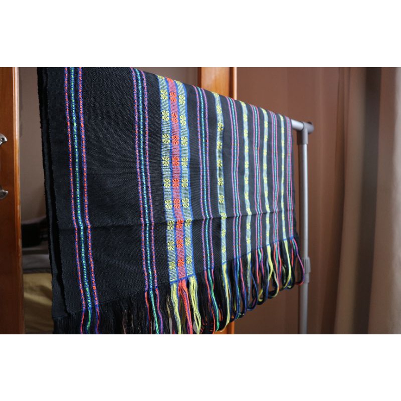 Kain Tenun (Tais) asli, motif Belu, NTT, Warna hitam, tanpa Futus