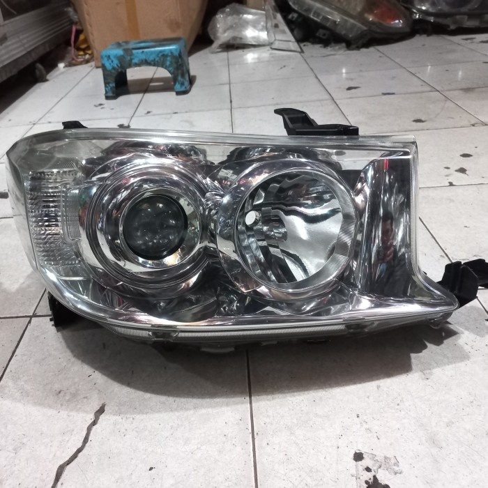 {BEKAS} Headlamp Lampu depan Toyota Fortuner 2007 2008 2009 2010 Berkualitas