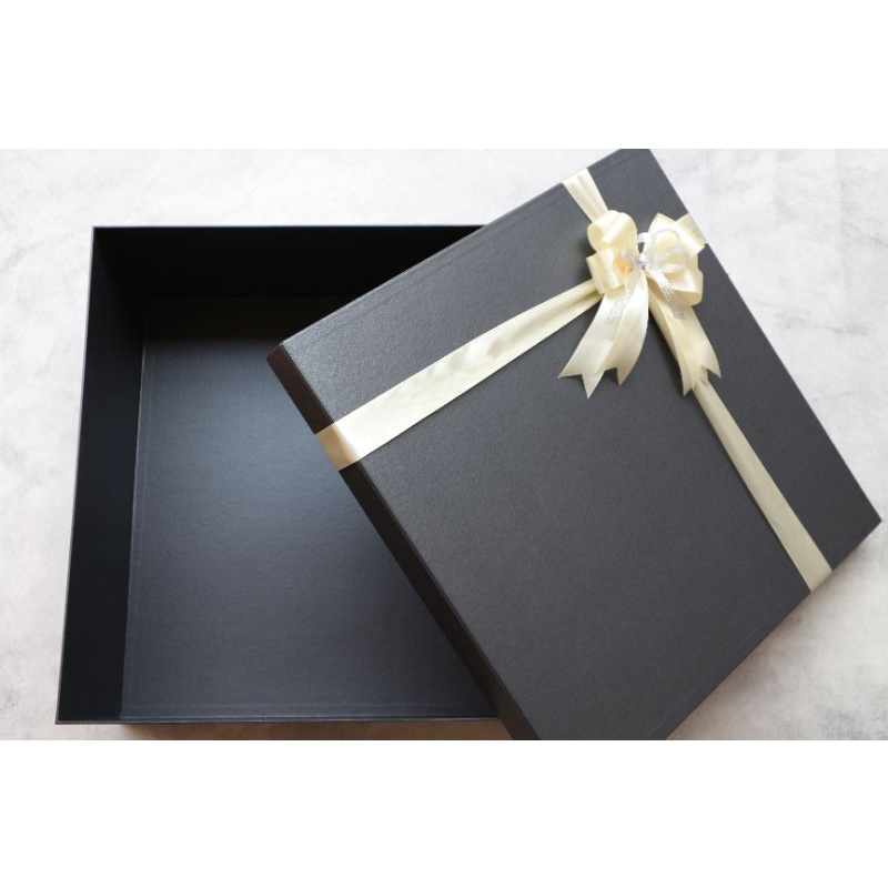 

BOX GIFT BESAR |JUMBO| Panjang 50cm x Lebar 50cm x Tinggi 20cm