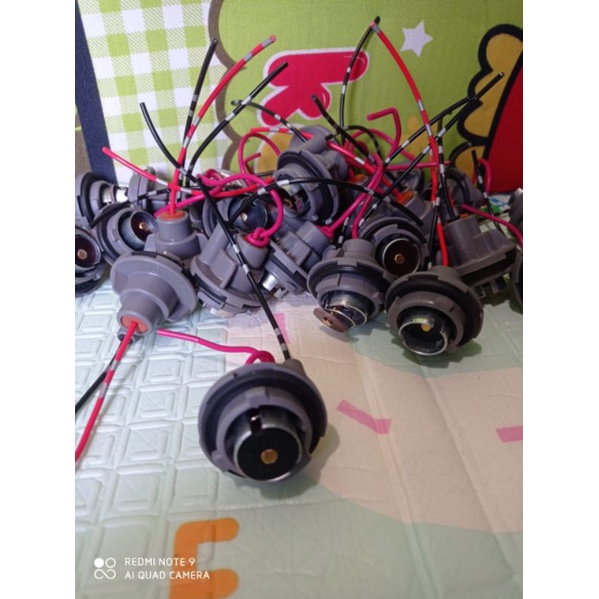 FITING LAMPU SEN MOBIL TITIK 1 UNIVERSAL
