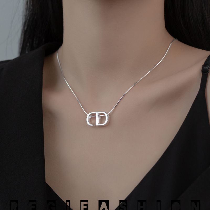 Kalung Titanium Wanita Liontin CD Kalung Titanium Asli Anti Karat Tidak Luntur