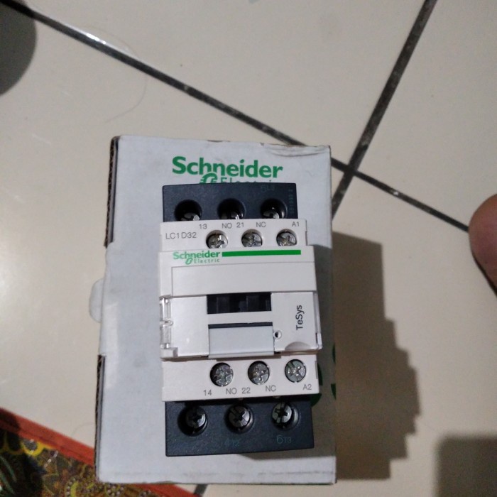 KONTAKTOR 3p 50A 50 amper LC1D32M7 220V SCHNEIDER ORIGINAL