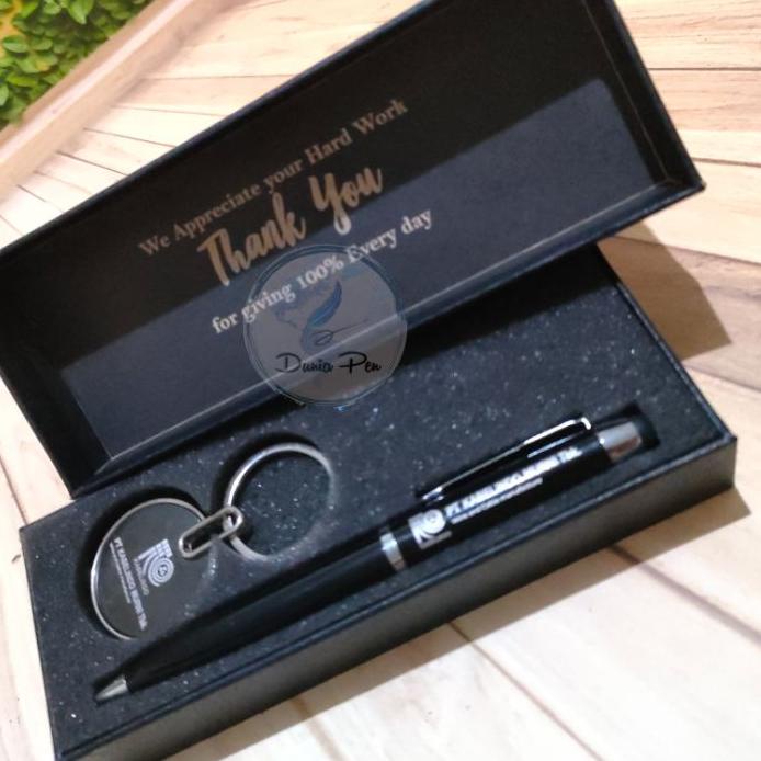 

◌ Giftset Ballpoint & Key Chain Custom, Kado Ultah ,Hampers Acara, Hadiah Anniversary Ekslusif ♛