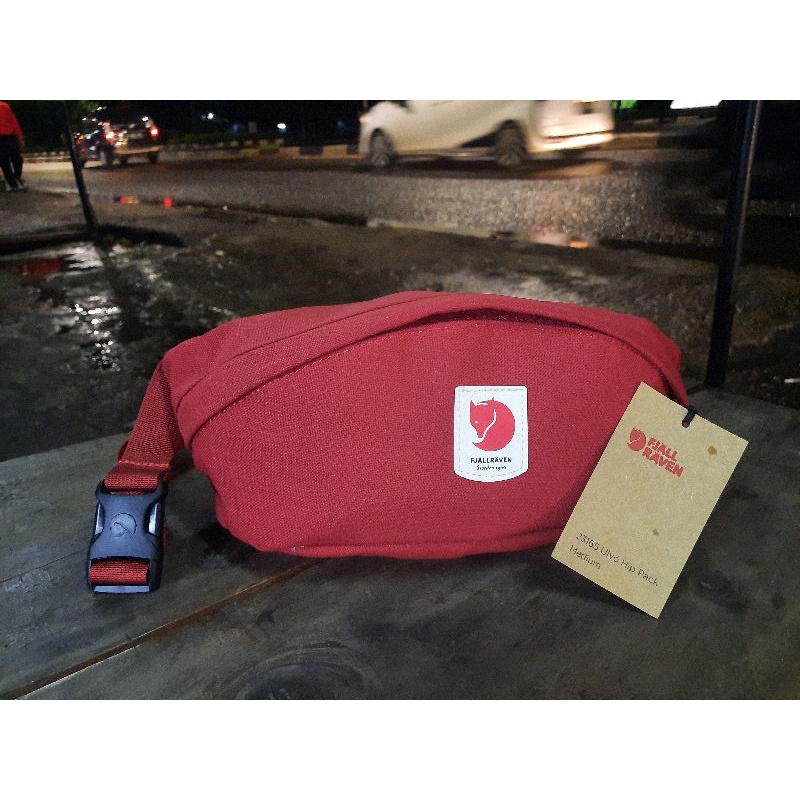 FJALLRAVEN ULVO MEDIUM RED TAS SELEMPANG FJALLRAVEN ULVO MEDIUM WAIST BAG FJALLRAVEN ULVO HIP PACK M