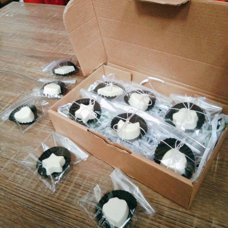 

Give box Coklat Hampers
