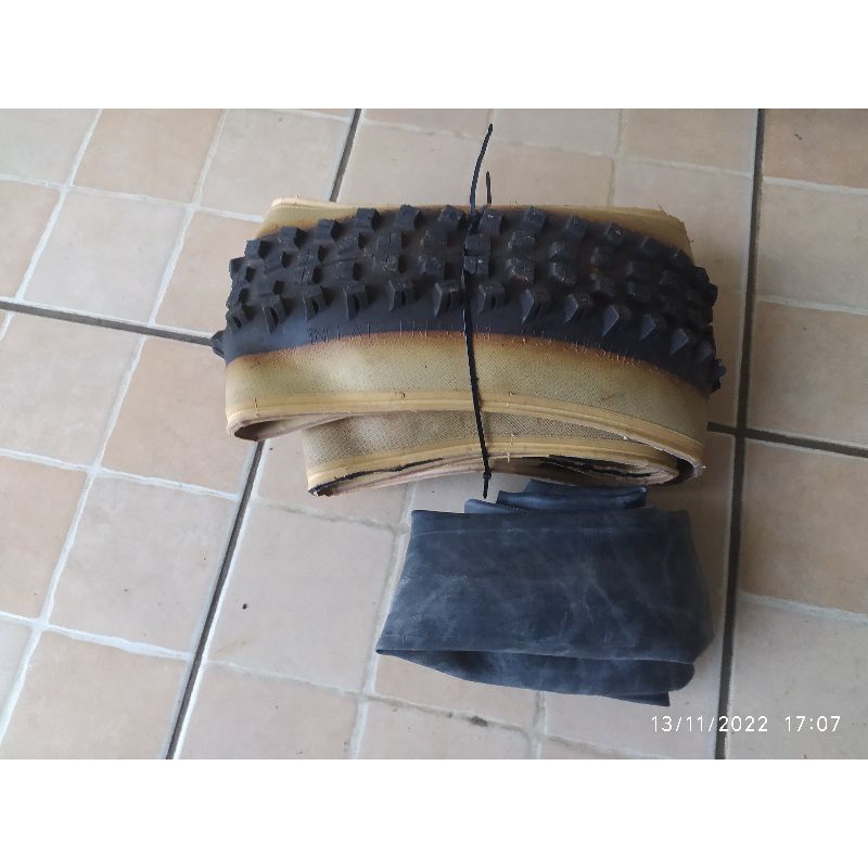 Ban Vee Tire Flow Snap 29 x 2.30