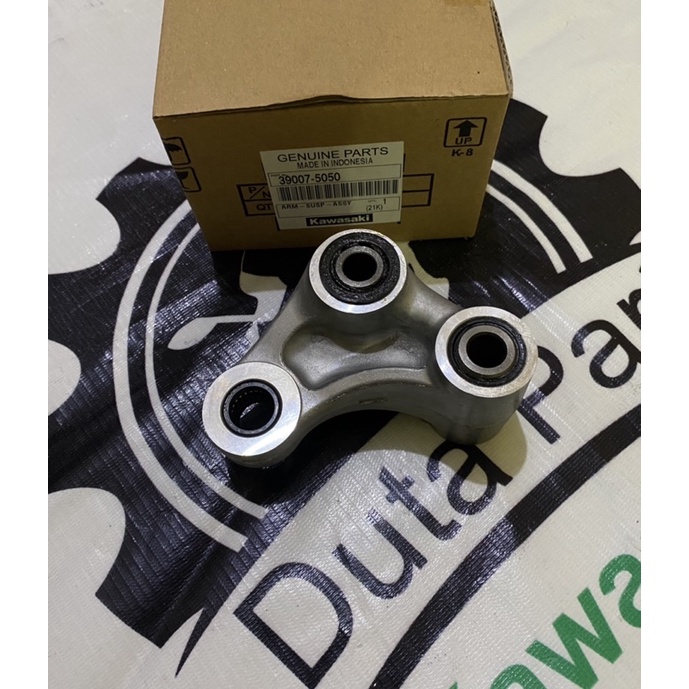 SEGITIGA UNITREK ARM SUSPENSION KLX230 KLX 230 R ORIGINAL