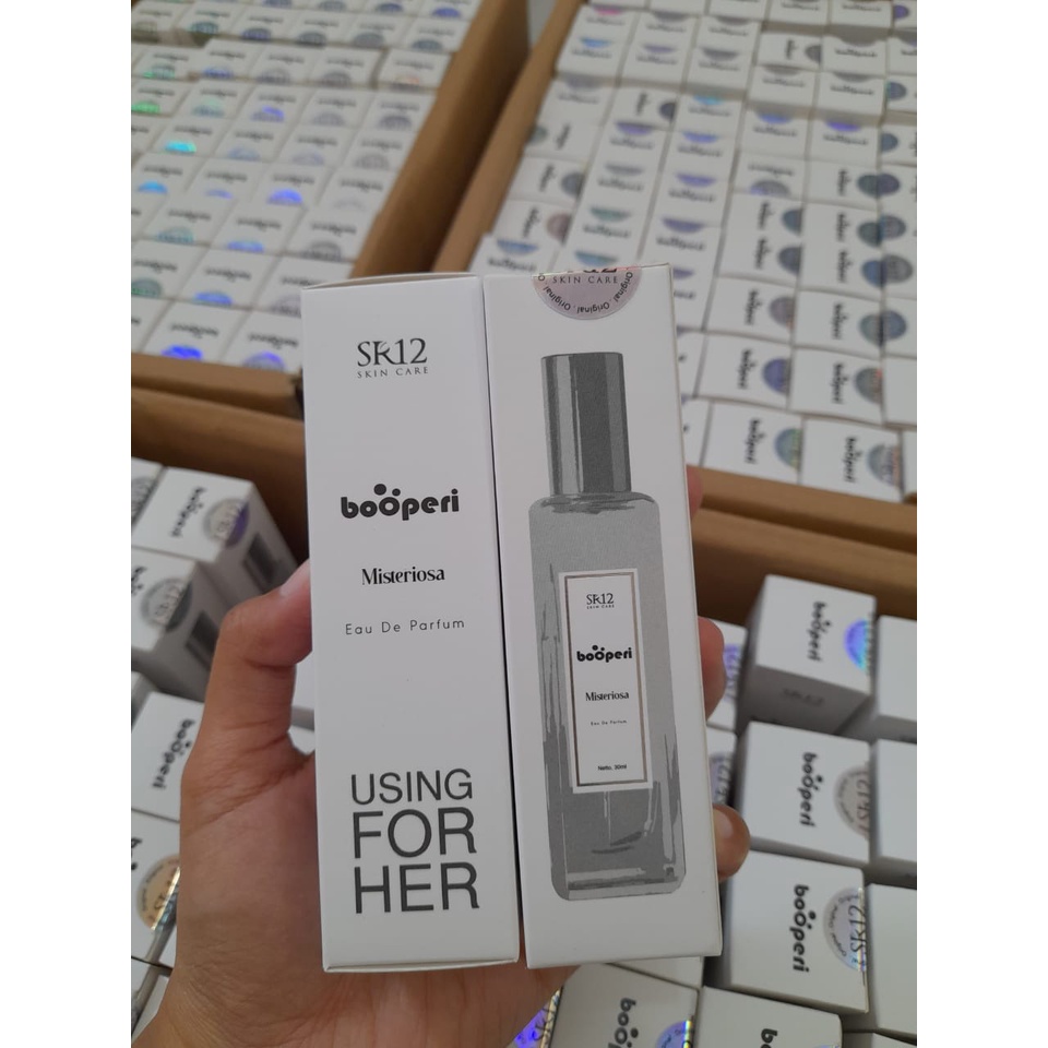 Booperi Parfum SR12 | Misteriosa Parfum Wanita | Fantasy Parfum Pria | Eau De Parfum | Parfum Tahan Lama | Parfum SR12 | Parfum Booperi | Parfum Badan | Booperi Perfume SR12 | Parfum | Wewangian | Parfume | SR12 Parfum | Pengharum Badan | Parfum BPOM