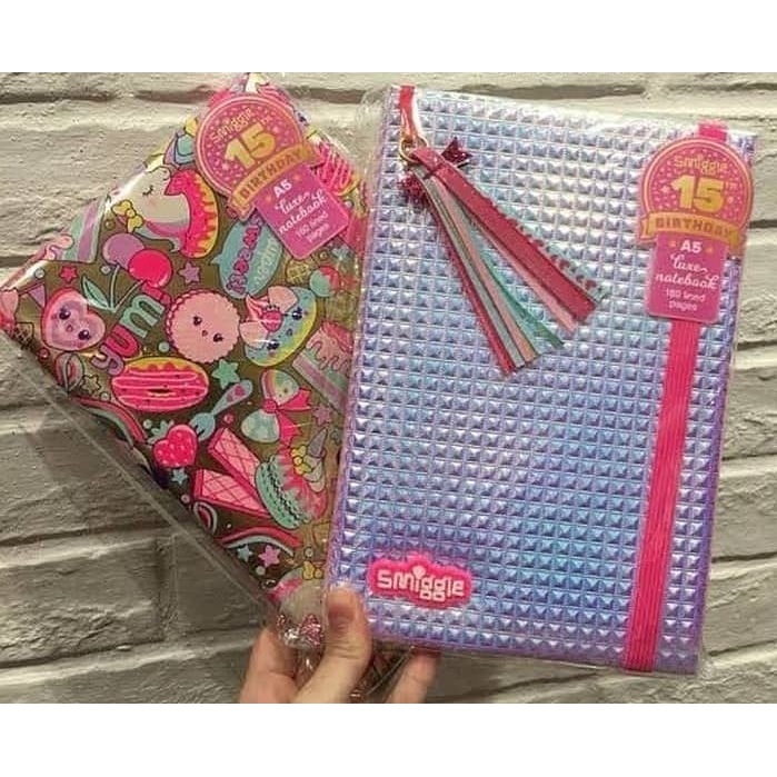 

Note Smiggle 15Th Birthday A5 Luxe Notebook - Buku Tulis Smiggle