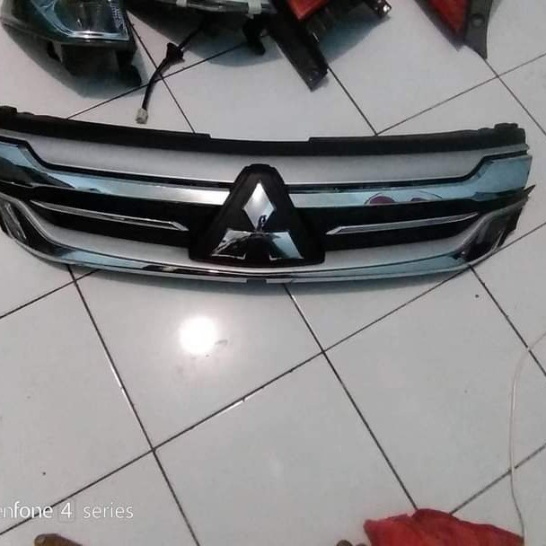 {BEKAS} grill mitsubishi pajero sport 2017 Murah