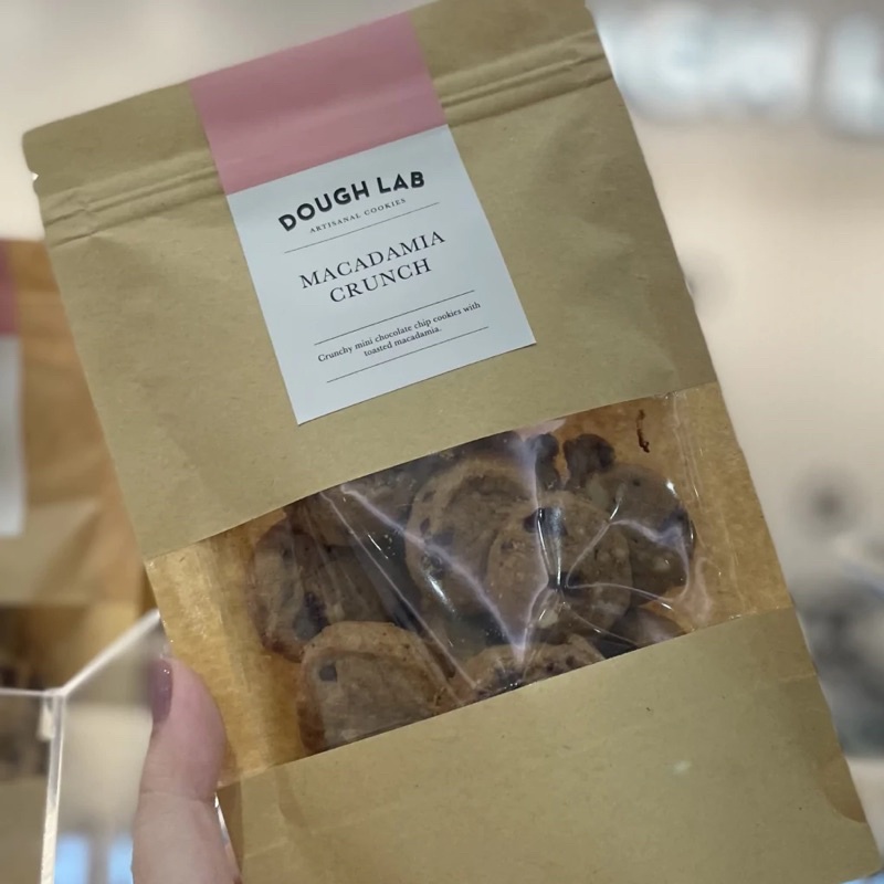 

DOUGHLAB CRUNCHY MACADAMIA COOKIES