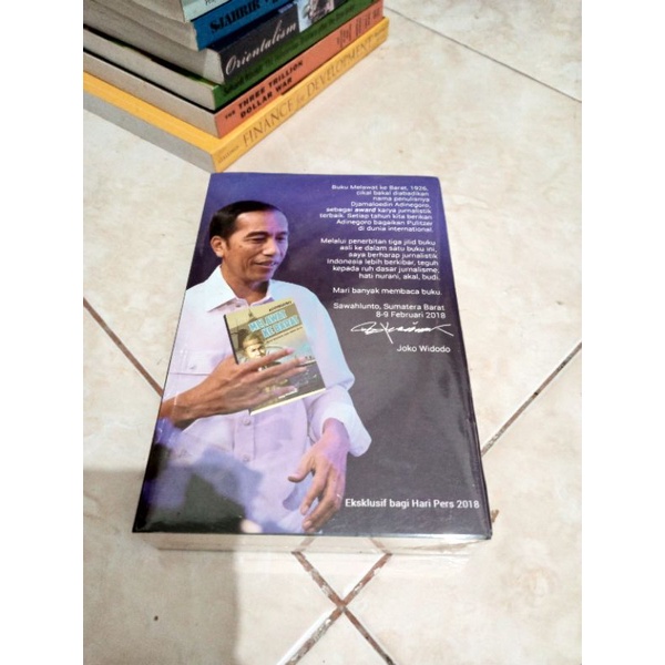 MELAWAT KE BARAT ADINEGORO