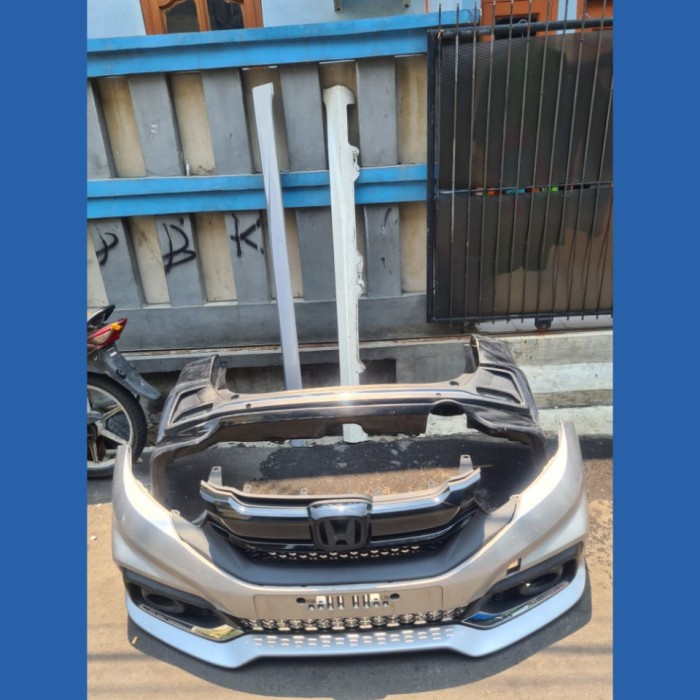 {BEKAS} Bemper mobilio RS facelift full set depan belakang Diskon