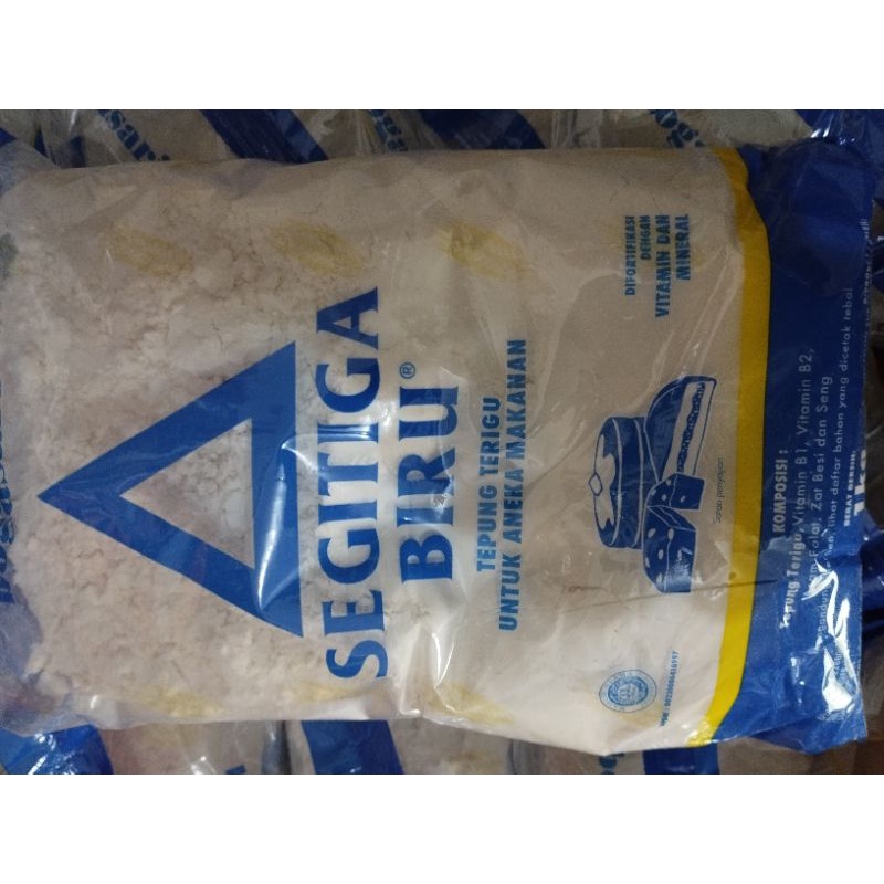 

Tepung terigu segitiga biru 1kg