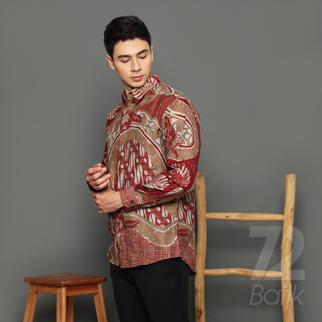 KEMEJA BATIK PRIA LENGAN PANJANG Kemeja Dobby Slimfit Motif Parang Roll Warna Merah Maroon 723152 Cap 72 - Baju Kemeja Atasan Pakaian Setelan Batik Pria Cowok Laki Laki Remaja Keluarga Kantor Lengan Panjang Modern Slimfit Slim Fit Premium Kekinian