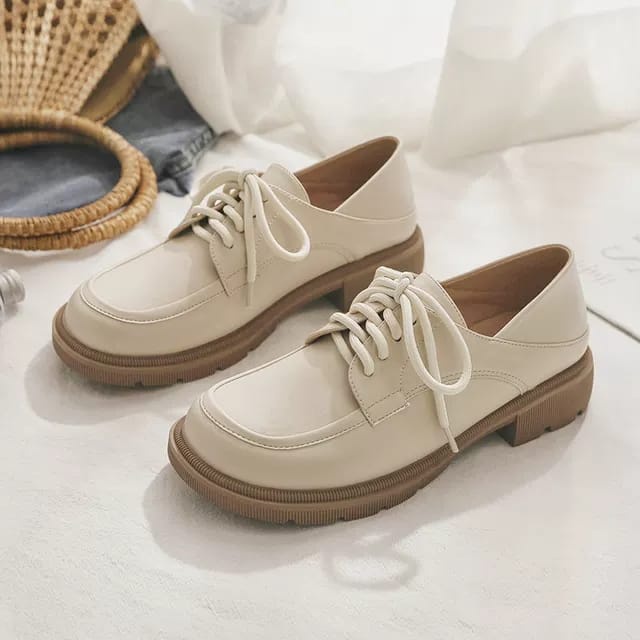 Sepatu Wanita RETRO Kulit Series Cream / Sepatu Docmart Kasual Impor Premium 0667