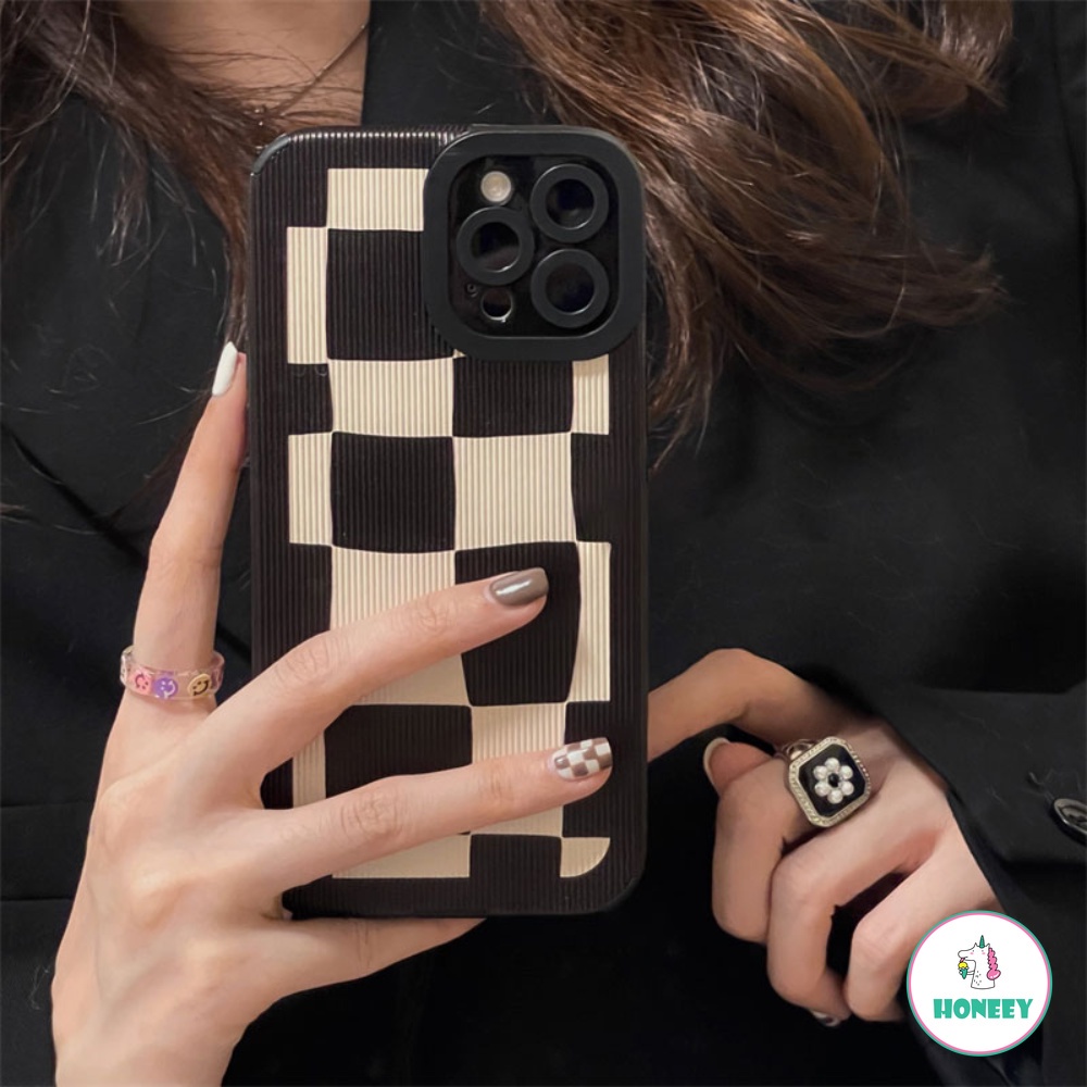 Lluxury Black Lattice Bumper Phone Case Kompatibel Untuk IPhone 14 13 11 12 Pro Max Embos Bumper Matte Bahan Kulit Sutra Lembut Penutup Belakang Handphone