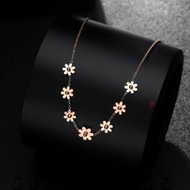 Kalung Titanium Wanita Korea Emas 18K Kalung Wanita Korea Liontin Bunga Cantik Kalung Titanium Asli Anti Karat Tidak Luntur