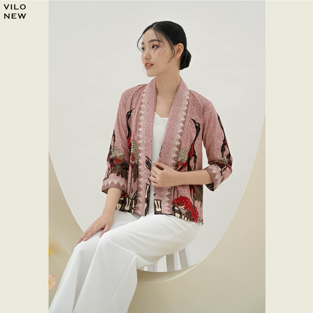 Evercloth Vilo Blazer Batik Wanita Outer Batik Rompi Wanita Jaket Luaran Family Batik Couple Atasan Blouse Batik Bomber Couple Seragam Couple Batik Modern Burung Pink