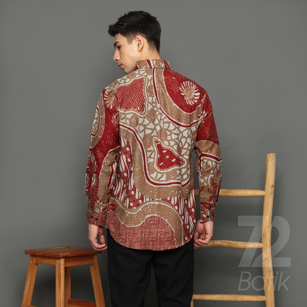 KEMEJA BATIK PRIA LENGAN PANJANG Kemeja Dobby Slimfit Motif Parang Roll Warna Merah Maroon 723152 Cap 72 - Baju Kemeja Atasan Pakaian Setelan Batik Pria Cowok Laki Laki Remaja Keluarga Kantor Lengan Panjang Modern Slimfit Slim Fit Premium Kekinian