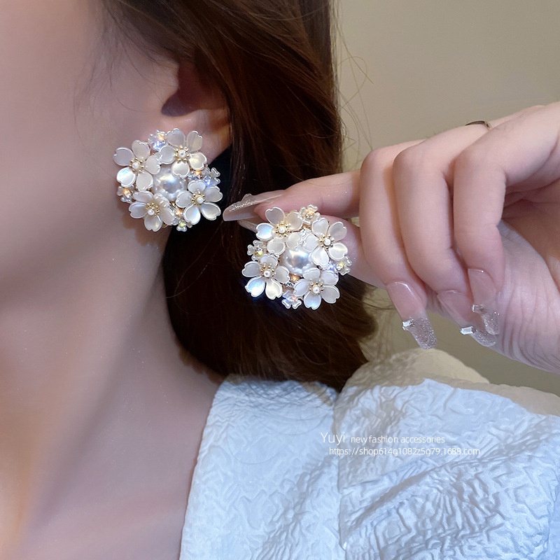 Anting Mutiara Bunga Korea Anting Daisy Putih Suasana Manis Berlebihan Dekorasi Telinga