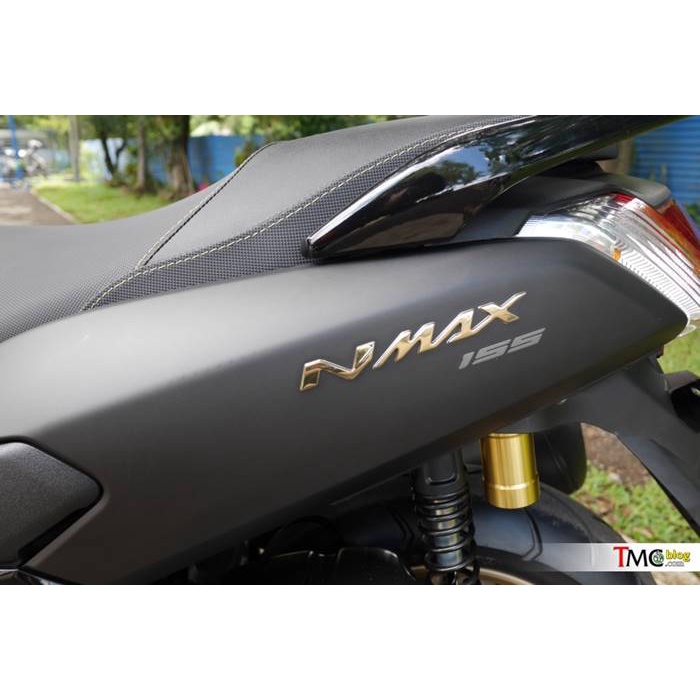 emblem nmax 3D sepasang kanan kiri