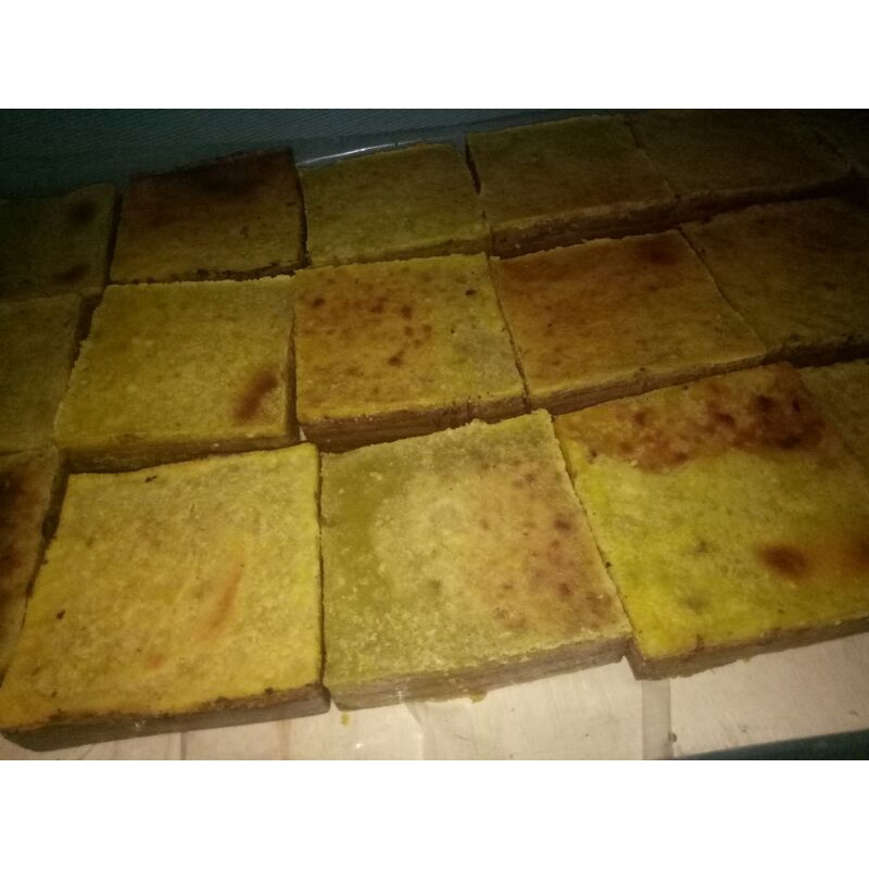 

kue lapis engkak khas Bojonegara