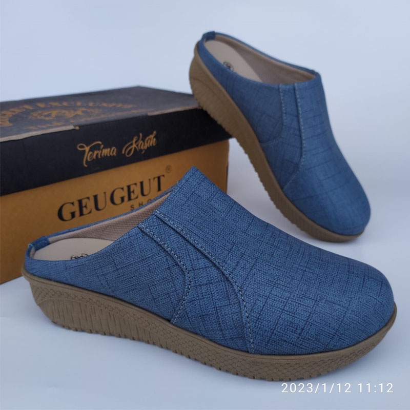 GEUGEUT - Sandals Selop Slip On Wanita B7016