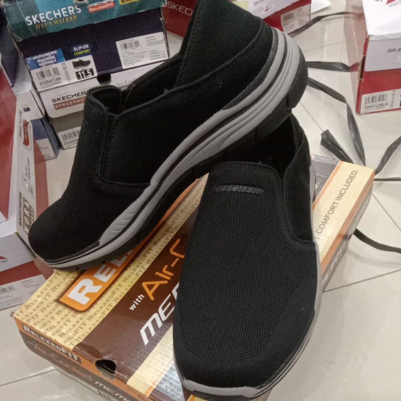 Sepatu Skechers Demar 204365