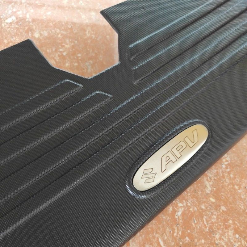 Silplate sill plat pintu bagasi belakang mobil suzuki Apv tipe Arena avp plastik hitam abs tempel