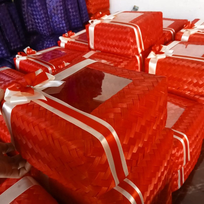 

[ Halodul ] besek mika warna | besek bambu hampers kotak hantaran lebaran