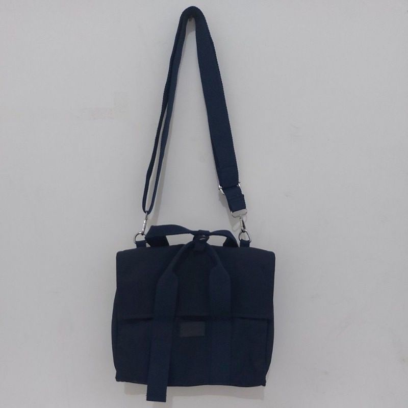 Prelove. Thrift . Tas Selempang Sling Bag Gudika Navy