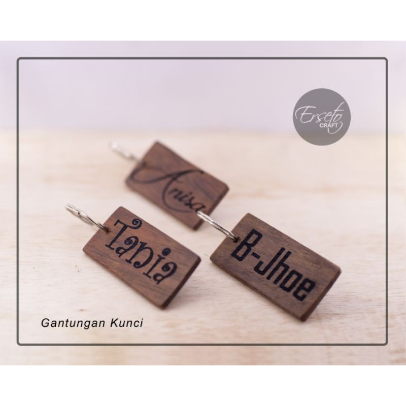 Gantungan kunci kayu custom