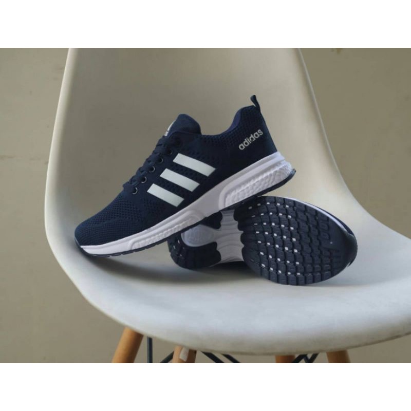 Sepatu Olahraga Pria Import