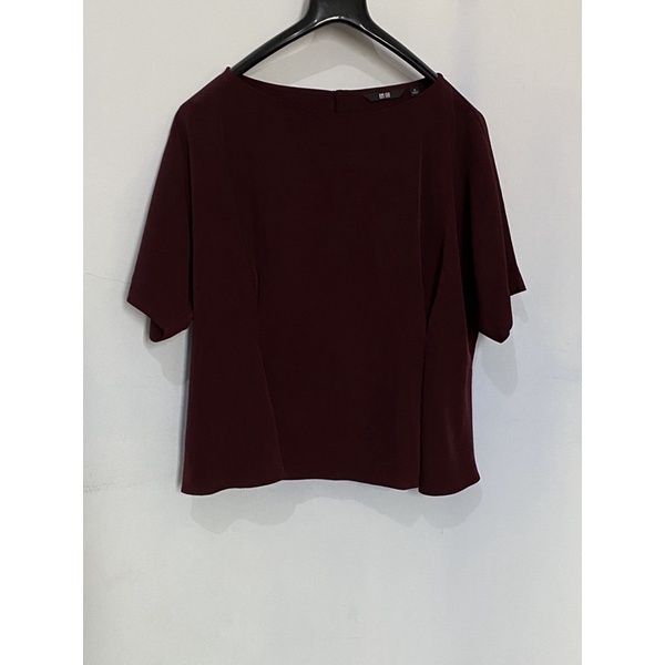 Uniqlo Top Maroon Size M / Atasan Uniqlo Maroon uk M