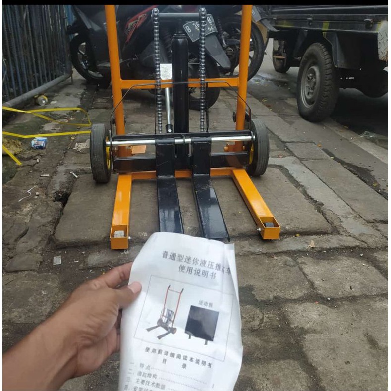 Hand stacker 200 kg /Hand Forklift
