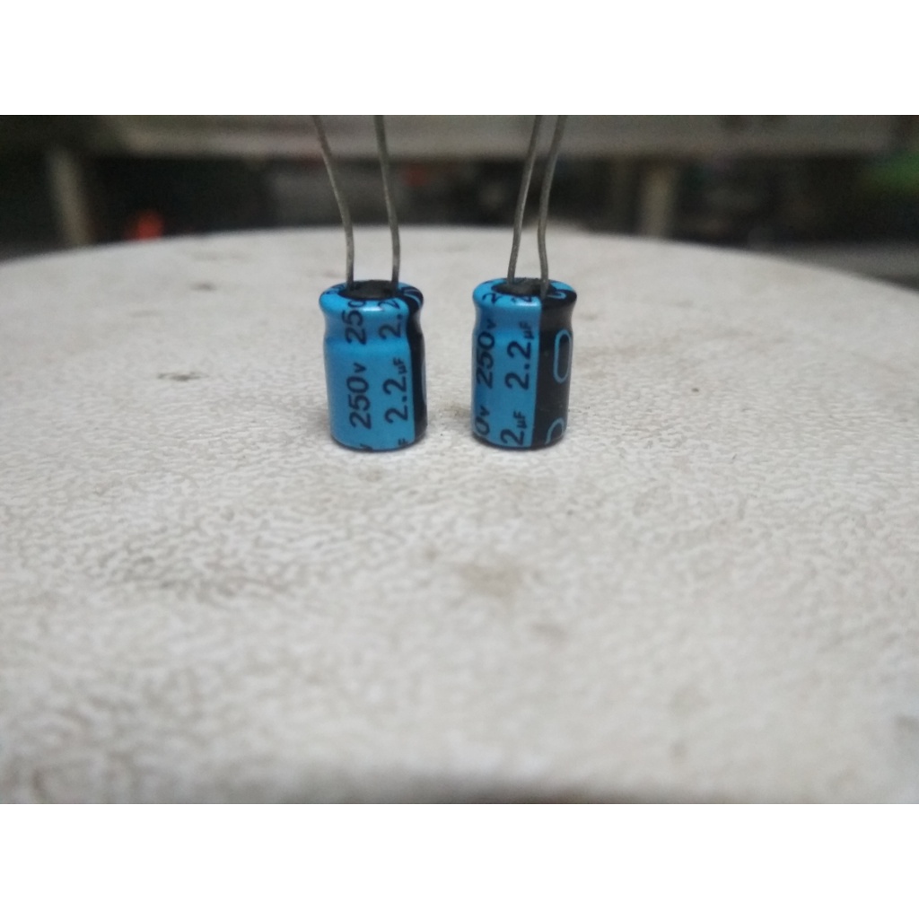 elco 2,2uf 250v elko 2.2uf 250v 2,2 uf 250 v ( 10 biji )