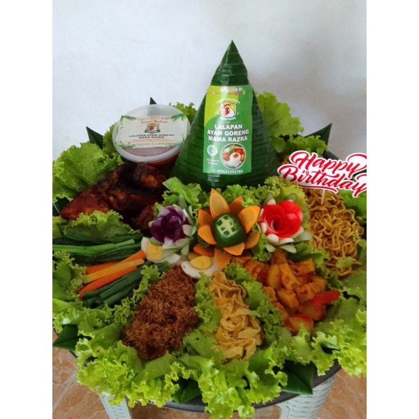 

tumpeng nasi kuning