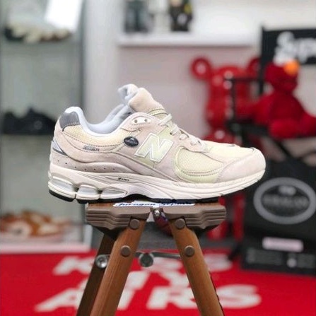 New Balance 2002R &quot;Bone/Light Aluminum&quot;