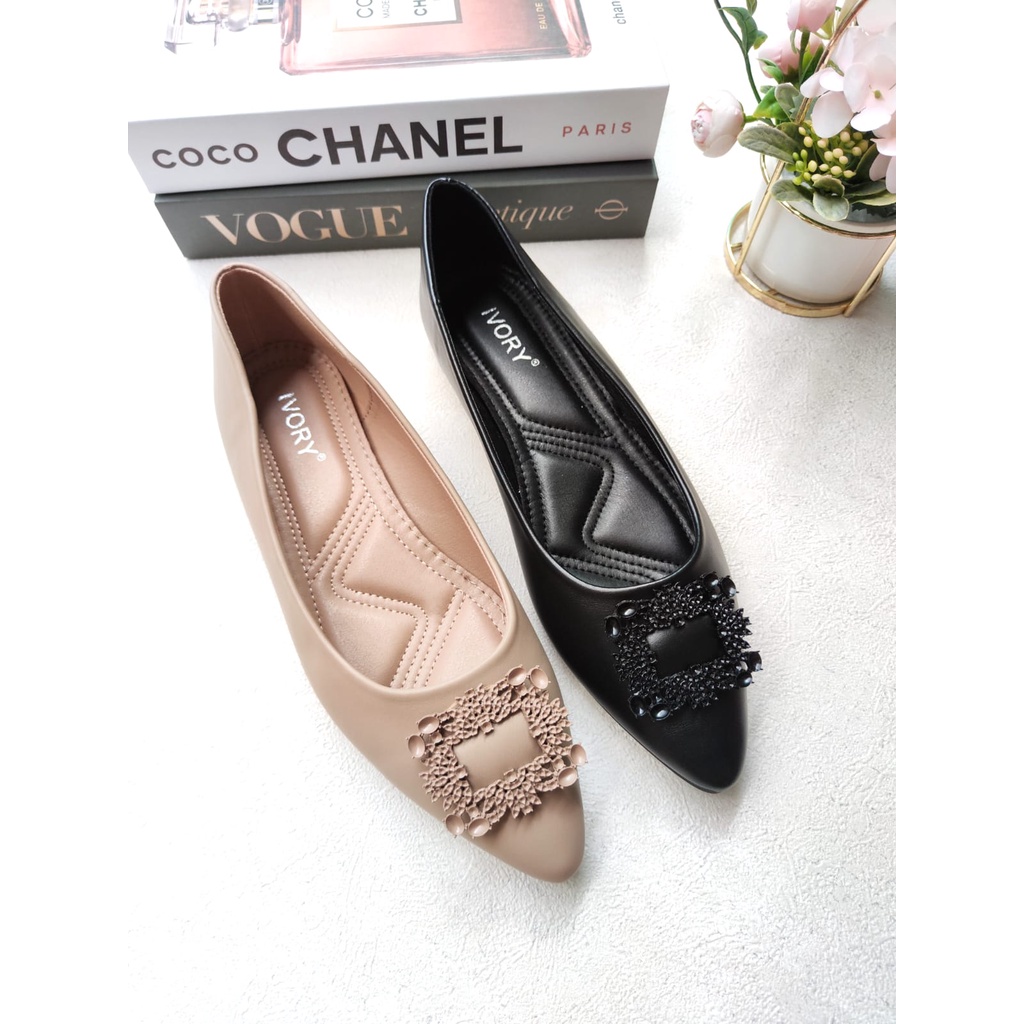 IVORY Sepatu Flat Wanita Ukuran Besar 41 42 43 44 B9081-Y94