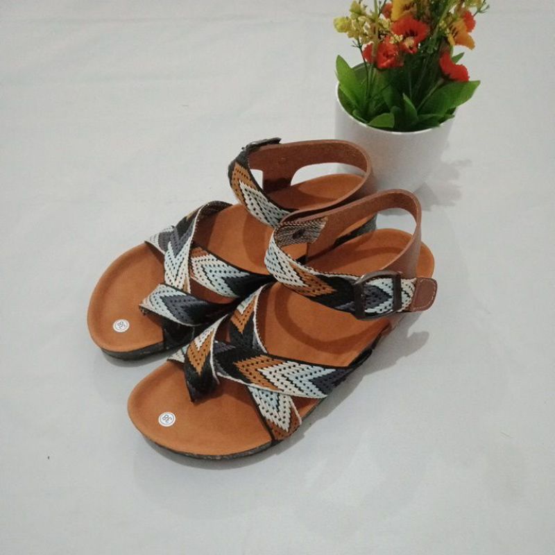 SANDAL BIRKEN TALI MOTIF PANAH