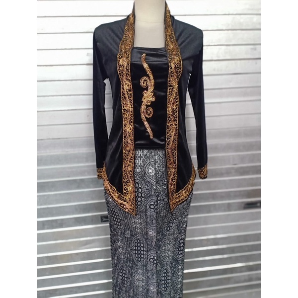 Set Kebaya bludru kutubaru / gaun kebaya bludru kutubaru / busana kebaya bludru kutubaru