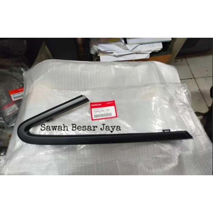 Bracket Breket Cover List Karet Kaca Mati Segitiga Depan Civic FD FD1 FD2